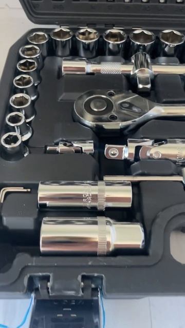 Набор инструментов 94 предмета Road Ready смотреть онлайн