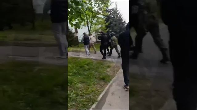 Неадекват угрожал убийством соседской семье #новости #россия #русские #мигранты