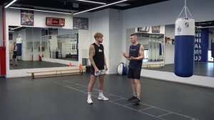 Бокс с колхозником. Как бить оверхенд? Короткие удары - главное в боксе #оверхенд ВРЕДНЫЙ БОКС