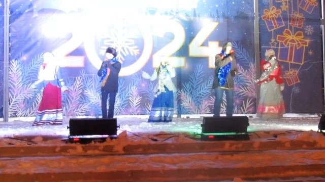Ирина Мирзаханова и вокальный ансамбль Дебют у Кристалла Тамбов / 02.01.2024 🌲❄️🌲