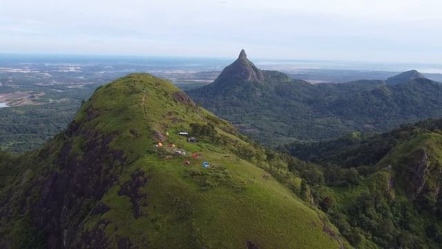 Продавцы обсмеяли старушку, которая выбирала свадебн? смотреть онлайн