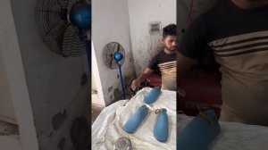 вот как делают сланцы, шлепки и тапочки