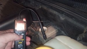 Проверка тормозной жидкости тестером GVDA GD182