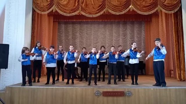 Ансамбль скрипалiв молодших класiв. Олександр Гоноболiн " Травень" смотреть онлайн