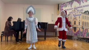 "Песня зайца и волка на карнавале"