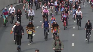 Гонкой по Садовому кольцу в Москве стартовал Весенний велофестиваль