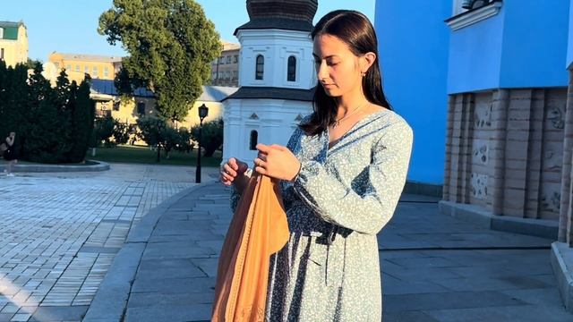 Шарф-накидка ажурна бежева однотонна з бахромою, 185*63 с смотреть онлайн