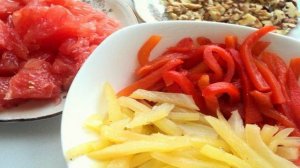 Грушевый салат со сладким перцем