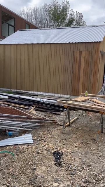 Дорогая пропитка для дерева . Ведро 500nzd (300 usd) смотреть онлайн