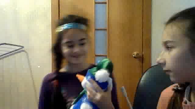 Клуб поняш делают обзор на снеговика Снежок