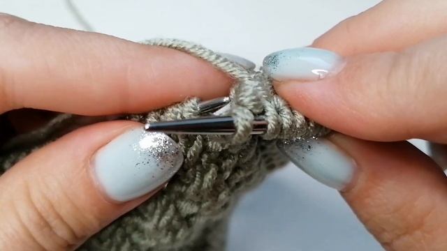 Простой рельефный узор спицами поворотными рядами и по кругу смотреть онлайн