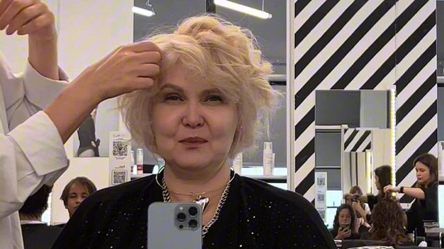 Стрижка боб каре на блонде. Варианты укладки.