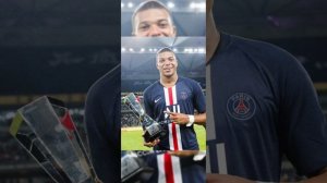 12 фото Мбаппе с трофеями