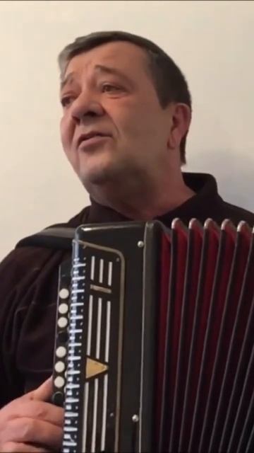 Куда бежишь тропинка милая