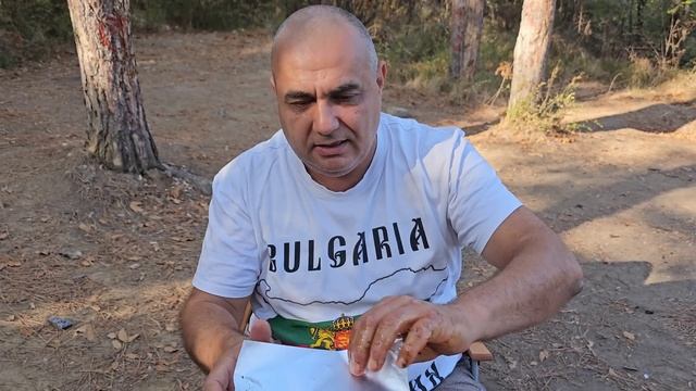 Буркани на жар! Готвено  пилешко месо със зеленчуци под тенекия! Божествена храна в гората!