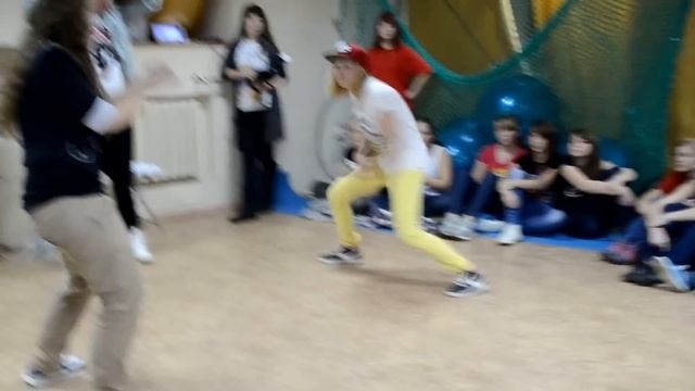 HIP-HOP BATTLE DANSOK) Матрёшка VS Красная Шапка смотреть онлайн