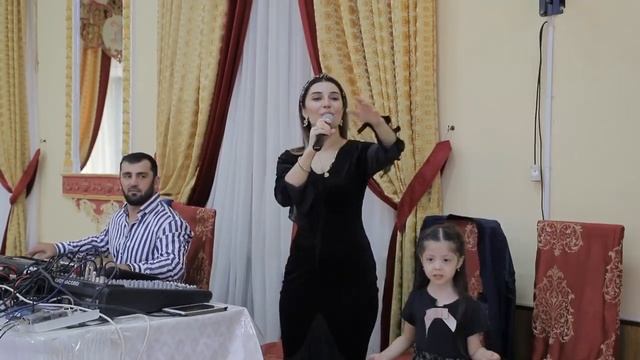 Динара Магомедова - Вай аман зажигает на очень красивой свадьбе смотреть онлайн