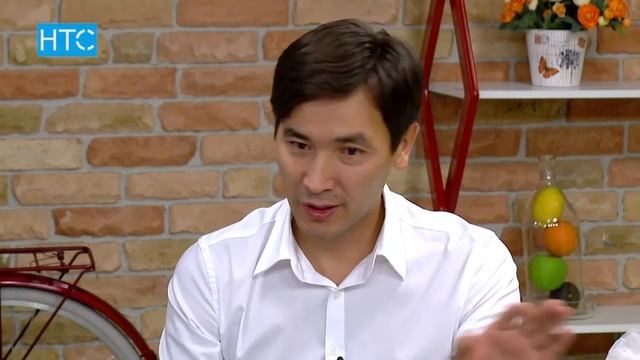 Кинорежиссер Сүйүн Откеев жана кызы Айлин Таң Шоола программасында / НТС / 01.09.16 смотреть онлайн