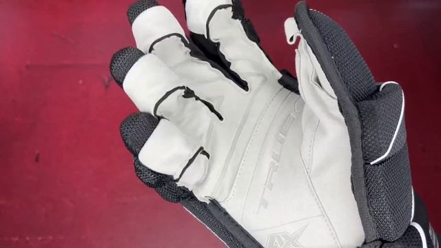 Хоккейные краги TRUE CATALYST 9X смотреть онлайн