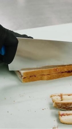 Crust or Crustless PB&J?