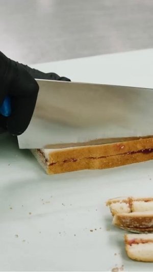 Crust or Crustless PB&J?