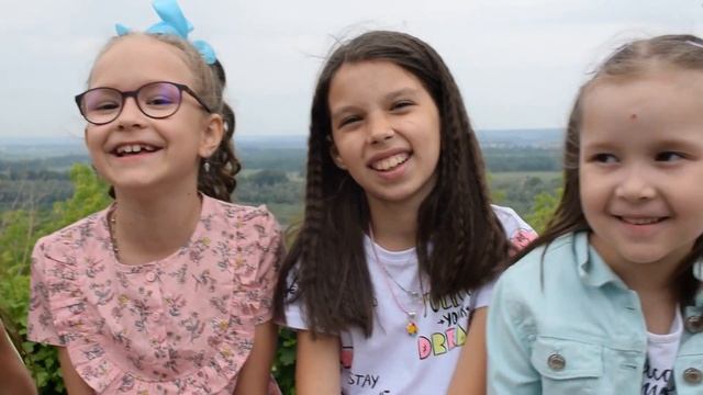 И станет мир прекрасней! (муз. и сл. Юрия Шитова)- Студия вокала "РАСКРОЙ СВОЙ ГОЛОС" смотреть онлайн