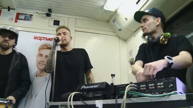 Егор Крид   Концерт в московском метро репортаж смотреть онлайн