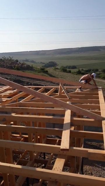 Сборка стропильной системы и виды на Балаклаву смотреть онлайн