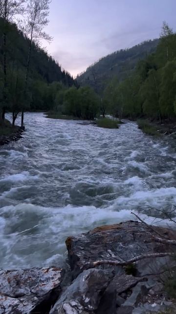 Страшно красиво⛰️😍. 
При том одновременно и страшно, и красиво😅.
