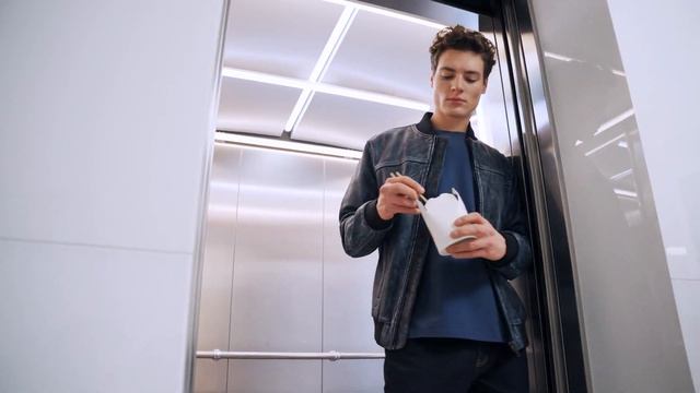 Коллекция Весна-Лето 24 I «Снежная Королева» — россий? смотреть онлайн