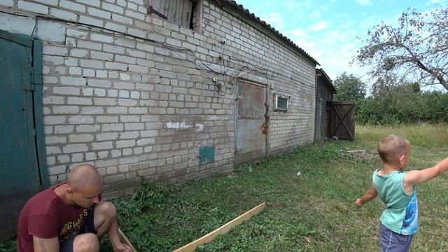 Ремонт старої закинутої дачі власними руками. Серія 12 займаємось парканом... смотреть онлайн