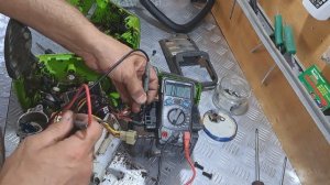 Пила аккумуляторная Greenworks 40V после запуска отключаетс