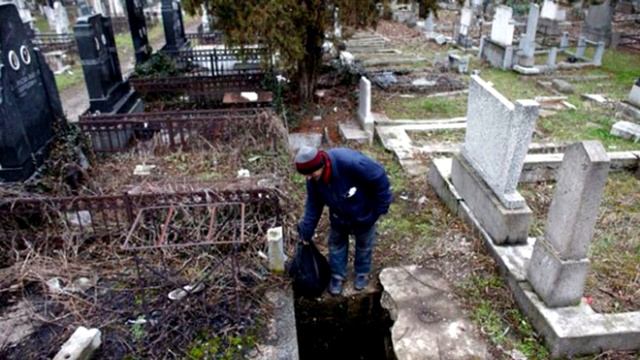 КАБР ИЧИДА ЯШАЙДИГАН ОДАМ