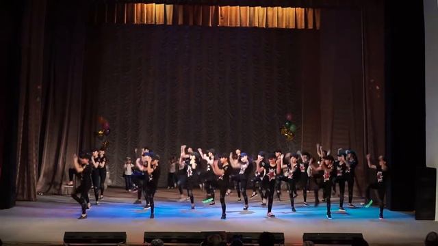 Уральский ЦВР провел свой ежегодный отчетный концерт смотреть онлайн