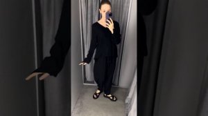 Черный костюм в восточном стиле с шахскими манжетами ?
