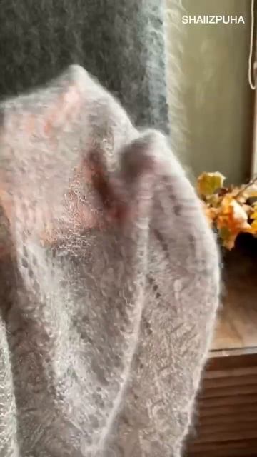 Ажурный пуховый жилет в технике паутинки #вязаныежилеты #козийпух #пуховыеизделия смотреть онлайн