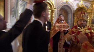 МИТРОПОЛИТ ИГНАТИЙ СОВЕРШИЛ ТАИНСТВО ВЕНЧАНИЯ В СВЯТО-ТРОИЦКОМ КАФЕДРАЛЬНОМ СОБОРЕ Г. САРАТОВА