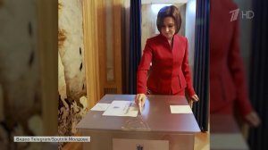 Президент Молдавии Майя Санду проголосовала во втором туре выборов президента Румынии