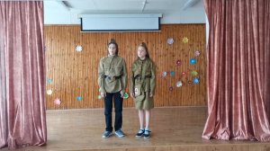 Дуэт учеников 6 А класса: Мамонтова Валерия и Жабко Глеб . Песня «Сестра ты помнишь?»