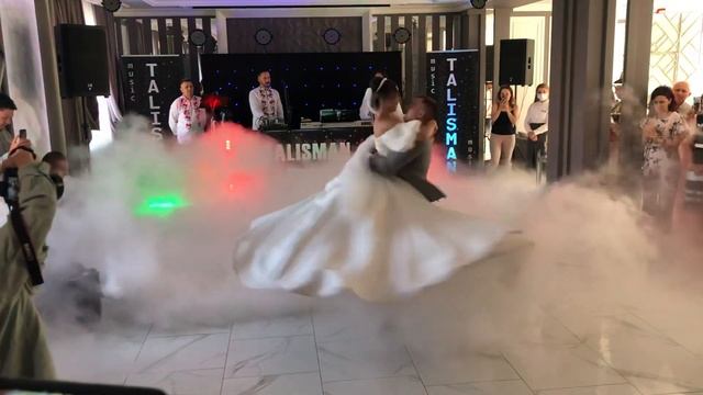 Коли твоя футболка на мені...Перший весільний танець