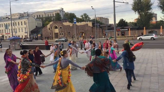 Харинама 3/7 на ст.м. Улица 1905 года 20.09.2017 смотреть онлайн