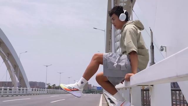 ДЕШЕВЫЕ НОВЫЕ ДЫШАЩИЕ УДОБНЫЕ КРОССОВКИ. смотреть онлайн