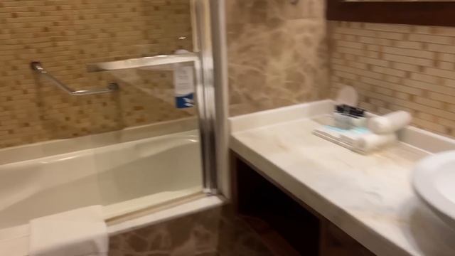 Папа САМ с 4 детьми! Мама улетела на отдых! NIKA LIFE смотреть онлайн