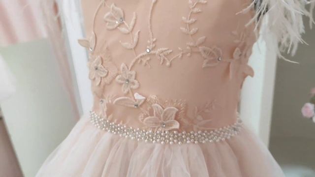 платье со шлейфом смотреть онлайн