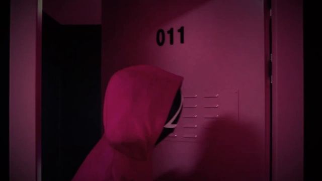 Песня Клип ОХРАННИК НОМЕР 11 из ИГРЫ В КАЛЬМАРА 2 Betsy Мар смотреть онлайн