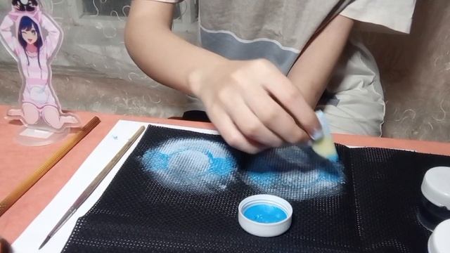 👀 fluffy eyes painted with acrylic video process/ крафт фурри глаза 👀 by:Niko Funder смотреть онлайн