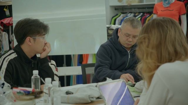 Фабрика одежды каждый день меняет условия! ПЕРЕГОВОР смотреть онлайн