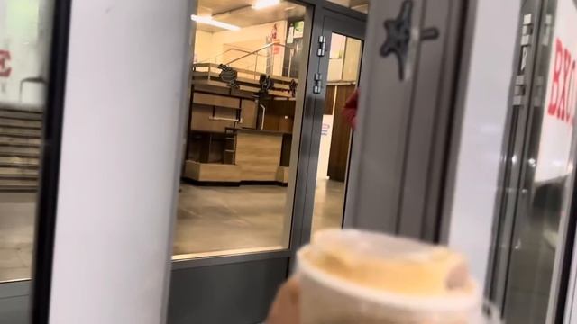 #осеньвМоскве Находка - зимняя куртка на Хлебозаводе в