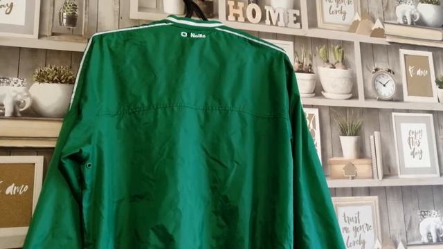 Тренировочная ветрозащитная куртка AYLESBURY FC смотреть онлайн