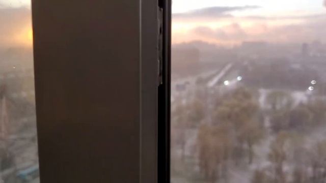 7 мая 2024 г.А у нас в Питере прошелся снежок :